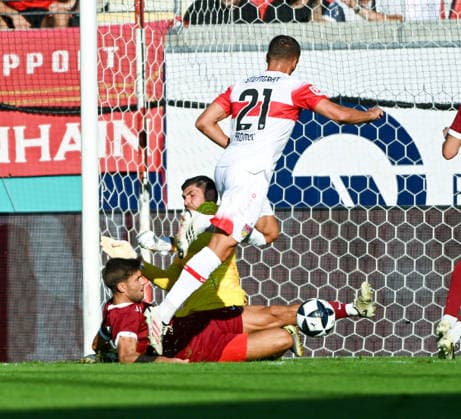 29.07.2026, xpsx, Fussball Testspiel, Kickers Offenbach - VfB Stuttgart v.l. Dominik Crljenec (Offenbacher Kickers), Johannes Brinkies (Offenbacher Kickers), Grischa Prömel (VfB Stuttgart) (DFL DFB REGULATIONS PROHIBIT ANY USE OF PHOTOGRAPHS as IMAGE SEQUENCES and or QUASI-VIDEO) emspor Offenbach *** July 29, 2026, xpsx, Soccer Friendly Match, Kickers Offenbach vs. VfB Stuttgart, l Dominik Crljenec, Offenbacher Kickers, Johannes Brinkies, Offenbach Kickers; Grischa Prömel, VfB Stuttgart. DFL and DFB regulations prohibit any use of photographs as image sequences and or quasi-video. emspor Offenbach