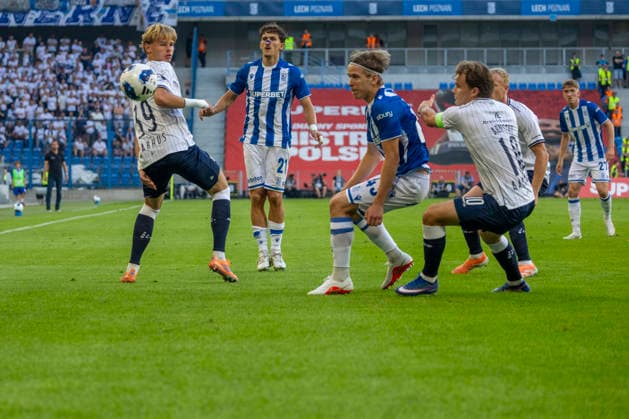 Lech Poznan - Aarhus FC 29.07.2026 football, Poznan , UEFA Champions League Second qualifying round (pilka nozna, Liga Mistrzow, kwalifikacje, runda kwalifikacyjna mecz) game match Lech Poznan - Aarhus FC image shows: Frederik Emmery (L) Pablo Rodriguez (2L) Antoni Kozubal (C) photo Katarzyna Plewczynska Fotostyk Copyright: xKatarzynaxPlewczynska Fotostykx 20260729KAPL7791
