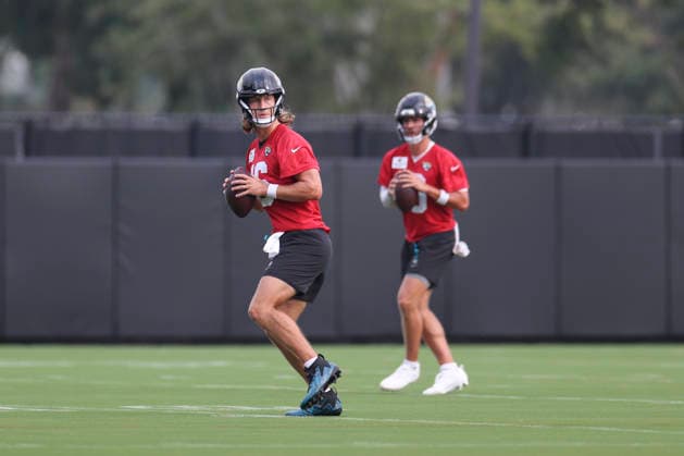 JACKSONVILLE, FL - JULY 29: Jacksonville Jaguars quarterback Trevor Lawrence (16) works on a drill during training camp on July 29, 2026 at the Miller Electric Center in Jacksonville, Fl. (Photo by David Rosenblum Icon Sportswire) NFL, American Football Herren, USA JUL 29 Jaguars Training Camp EDITORIAL USE ONLY Icon260729224517