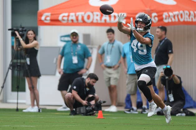 JACKSONVILLE, FL - JULY 29: Jacksonville Jaguars wide receiver Brady Boyd (49) catches a pass during training camp on July 29, 2026 at the Miller Electric Center in Jacksonville, Fl. (Photo by David Rosenblum Icon Sportswire) NFL, American Football Herren, USA JUL 29 Jaguars Training Camp EDITORIAL USE ONLY Icon260729224527