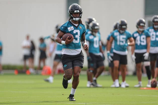 JACKSONVILLE, FL - JULY 29: Jacksonville Jaguars wide receiver Jakobi Meyers (3) works on a drill during training camp on July 29, 2026 at the Miller Electric Center in Jacksonville, Fl. (Photo by David Rosenblum Icon Sportswire) NFL, American Football Herren, USA JUL 29 Jaguars Training Camp EDITORIAL USE ONLY Icon260729224544