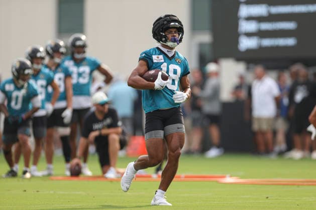 JACKSONVILLE, FL - JULY 29: Jacksonville Jaguars wide receiver CJ Williams (18) works on a drill during training camp on July 29, 2026 at the Miller Electric Center in Jacksonville, Fl. (Photo by David Rosenblum Icon Sportswire) NFL, American Football Herren, USA JUL 29 Jaguars Training Camp EDITORIAL USE ONLY Icon260729224546