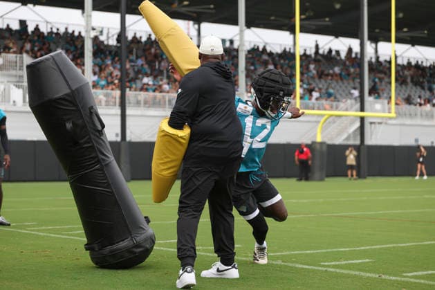 JACKSONVILLE, FL - JULY 29: Jacksonville Jaguars wide receiver Travis Hunter (12) works on a drill during training camp on July 29, 2026 at the Miller Electric Center in Jacksonville, Fl. (Photo by David Rosenblum Icon Sportswire) NFL, American Football Herren, USA JUL 29 Jaguars Training Camp EDITORIAL USE ONLY Icon260729224572