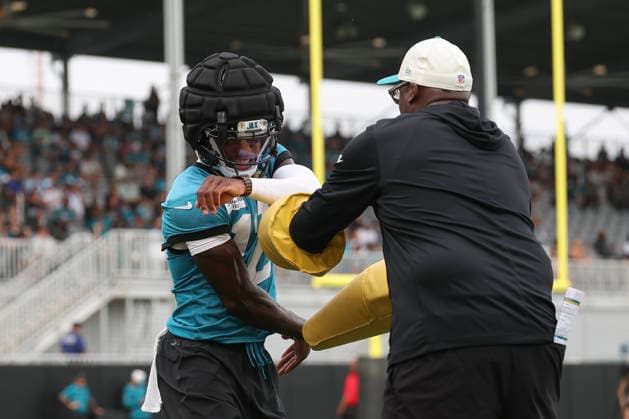 JACKSONVILLE, FL - JULY 29: Jacksonville Jaguars wide receiver Travis Hunter (12) works on a drill during training camp on July 29, 2026 at the Miller Electric Center in Jacksonville, Fl. (Photo by David Rosenblum Icon Sportswire) NFL, American Football Herren, USA JUL 29 Jaguars Training Camp EDITORIAL USE ONLY Icon260729224573