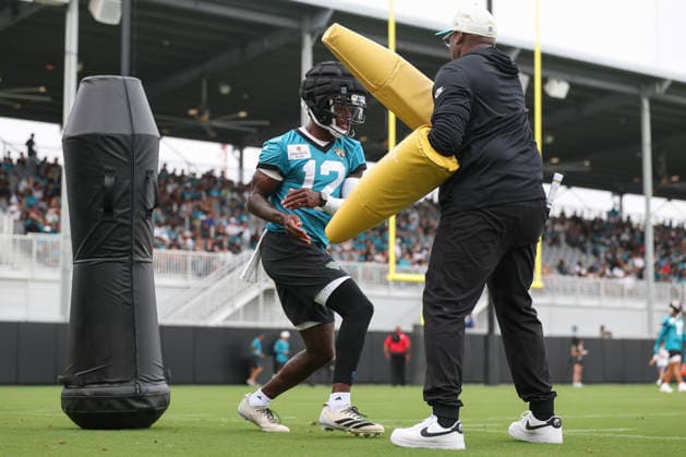 JACKSONVILLE, FL - JULY 29: Jacksonville Jaguars wide receiver Travis Hunter (12) works on a drill during training camp on July 29, 2026 at the Miller Electric Center in Jacksonville, Fl. (Photo by David Rosenblum Icon Sportswire) NFL, American Football Herren, USA JUL 29 Jaguars Training Camp EDITORIAL USE ONLY Icon260729224576