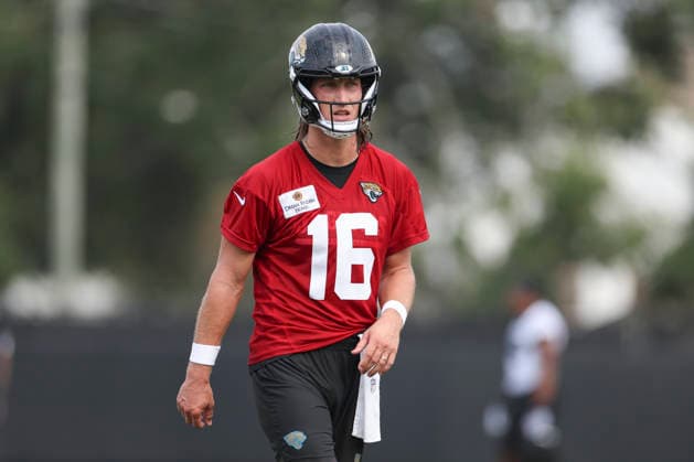 JACKSONVILLE, FL - JULY 29: Jacksonville Jaguars quarterback Trevor Lawrence (16) during training camp on July 29, 2026 at the Miller Electric Center in Jacksonville, Fl. (Photo by David Rosenblum Icon Sportswire) NFL, American Football Herren, USA JUL 29 Jaguars Training Camp EDITORIAL USE ONLY Icon260729224593