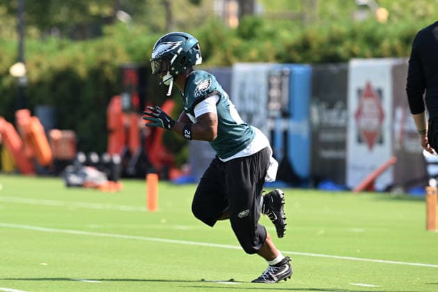 PHILADELPHIA, PA - JULY 29: Philadelphia Eagles running back Saquon Barkley 26 runs a drill during the Philadelphia Eagles training camp on July 29th, 2026 at Jefferson Health Training Complex in Philadelphia, PA. (Photo by Terence Lewis Icon Sportswire) NFL, American Football Herren, USA JUL 29 Eagles Training Camp EDITORIAL USE ONLY Icon260729024