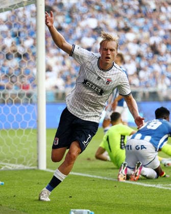Lech Poznan V Aarhus GF - UEFA Champions League 2026 2027 Second Qualifying Round Second Leg Tobias Bech during the UEFA Champions League 2026 2027 Second Qualifying Round Second Leg match between Lech Poznan and Aarhus GF at Enea Stadium in Poznan, Poland, on July 29, 2026. Poznan Poland  Copyright: xPiotrxMatusewiczx originalFilename:matusewicz-lechpozn260729_npEpw.jpg