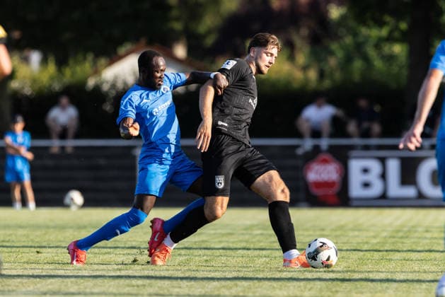 v.l. Mulai Danfa Fati (VfB Friedrichshafen, 07), Daniel Hülsenbusch (SSV Ulm 1846 Fußball, 04) VfB Friedrichshafen vs. SSV Ulm 1846 Fußball, Fussball, Wfv-Pokal, 2. Runde, Zeppelinstadion Friedrichshafen 29.07.26 VfB Friedrichshafen vs. SSV Ulm 1846 Fußball, Fussball, Wfv-Pokal, 2. Runde, Zeppelinstadion Friedrichshafen 29.07.26 Friedrichshafen *** v l Mulai Danfa Fati VfB Friedrichshafen, 07, Daniel Hülsenbusch SSV Ulm 1846 Soccer, 04 VfB Friedrichshafen vs. SSV Ulm 1846 Soccer, WfV Cup, 2nd Round, Zeppelin Stadium, Friedrichshafen, July 29, 2026, VfB Friedrichshafen vs. SSV Ulm 1846 Soccer, WfV Cup, 2nd Round, Zeppelin Stadium, Friedrichshafen, July 29, 2026, Friedrichshafen Copyright: xEibner-Pressefotox EP_EER