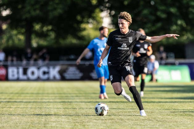 Freisteller Einzelbild Oliver Wähling (SSV Ulm 1846 Fußball, 10) VfB Friedrichshafen vs. SSV Ulm 1846 Fußball, Fussball, Wfv-Pokal, 2. Runde, Zeppelinstadion Friedrichshafen 29.07.26 VfB Friedrichshafen vs. SSV Ulm 1846 Fußball, Fussball, Wfv-Pokal, 2. Runde, Zeppelinstadion Friedrichshafen 29.07.26 Friedrichshafen *** Cropped Single Image: Oliver Wähling, SSV Ulm 1846 Soccer, 10 VfB Friedrichshafen vs. SSV Ulm 1846 Soccer, Wfv Cup, Round 2, Zeppelinstadion Friedrichshafen, July 29, 2026, VfB Friedrichshafen vs. SSV Ulm 1846 Soccer, WFV Cup, 2nd Round, Zeppelin Stadium, Friedrichshafen, July 29, 2026, Friedrichshafen Copyright: xEibner-Pressefotox EP_EER