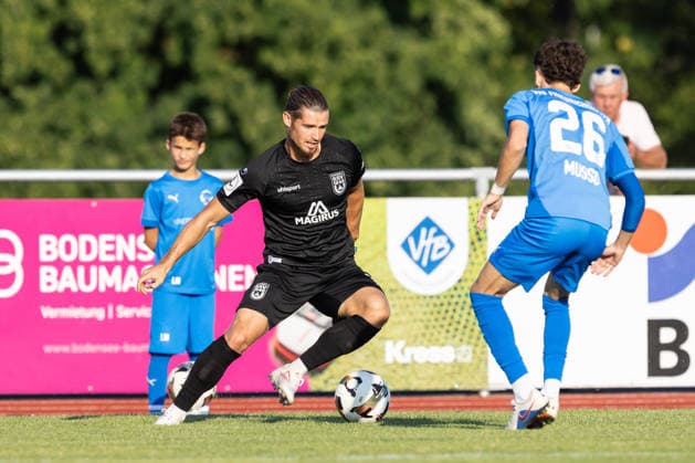 Dennis Chessa (SSV Ulm 1846 Fußball, 11) VfB Friedrichshafen vs. SSV Ulm 1846 Fußball, Fussball, Wfv-Pokal, 2. Runde, Zeppelinstadion Friedrichshafen 29.07.26 VfB Friedrichshafen vs. SSV Ulm 1846 Fußball, Fussball, Wfv-Pokal, 2. Runde, Zeppelinstadion Friedrichshafen 29.07.26 Friedrichshafen *** Dennis Chessa, SSV Ulm 1846 Soccer, 11 VfB Friedrichshafen vs. SSV Ulm 1846 Soccer, Wfv Cup, 2nd Round, Zeppelinstadion Friedrichshafen, July 29, 2026, VfB Friedrichshafen vs. SSV Ulm 1846 Soccer, WfV Cup, 2nd Round, Zeppelinstadion Friedrichshafen, July 29, 2026, Friedrichshafen Copyright: xEibner-Pressefotox EP_EER