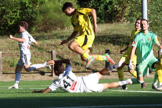 29.07.2026, xrekx, Fussball Schroeder-Liga Saar, 1. FC Saarbruecken II - SpVgg Quierschied v.l. Wunn Philipp-Marco (SpVgg Quierschied) erzielt das Tor, Treffer, scores the goal zum 0:1 (DFL DFB REGULATIONS PROHIBIT ANY USE OF PHOTOGRAPHS as IMAGE SEQUENCES and or QUASI-VIDEO) Saarbruecken *** July 29, 2026, xrekx, Soccer Schroeder League Saar, 1. FC Saarbrücken II vs. SpVgg Quierschied – Philipp Marco Wunn of SpVgg Quierschied scores the goal, goal, scores the goal to make it 0–1. DFL and DFB regulations prohibit any use of photographs as image sequences and or quasi-video. Saarbrücken
