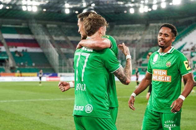 Fussball: Österreich: UEFA Conference League Qualifikation 2026 2027 - 2. Runde, 29.07.2027 - SK Rapid Wien (Österreich) vs. FC Santa Coloma (Andorra) - Allianz Stadion (Wien, Hütteldorf, Österreich); Bendeguz Bolla (Rapid Wien) und Ercan Kara (Rapid Wien) bejubeln das Tor zum 1:0 *** Soccer Austria UEFA Conference League Qualifying Round 2, 2026–2027, July 29, 2027, SK Rapid Vienna (Austria) vs. FC Santa Coloma (Andorra), Allianz Stadium, Vienna, Hütteldorf, Austria; Bendeguz Bolla (Rapid Vienna) and Ercan Kara (Rapid Vienna) celebrate the 1–0 goal Copyright: xLUKAxKOLANOVICx