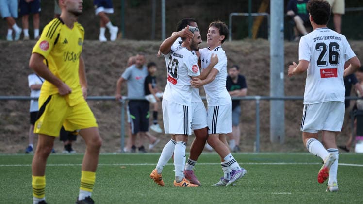 29.07.2026, xrekx, Fussball Schroeder-Liga Saar, 1. FC Saarbruecken II - SpVgg Quierschied v.l. Torjubel nach dem Tor zum celebrating the goal celebrate 2:3 durch Mittermüller Lukas (SpVgg Quierschied) (DFL DFB REGULATIONS PROHIBIT ANY USE OF PHOTOGRAPHS as IMAGE SEQUENCES and or QUASI-VIDEO) Saarbruecken *** July 29, 2026, xrekx, Soccer, Schroeder League Saar, 1 FC Saarbrücken II vs. SpVgg Quierschied – Goal celebration after Lukas Mittermüller’s goal for SpVgg Quierschied (2–3). DFL and DFB regulations prohibit any use of photographs as image sequences and or quasi-video Saarbrücken