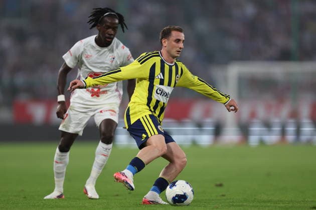 Gornik Zabrze v Fenerbahce - UEFA Champions League - Qualifying round ZABRZE, POLAND - JULY 29: Kerem Akturkoglu (R) of Fenerbahce in action during the UEFA Champions League second leg of the second qualifying round between Gornik Zabrze and Fenerbahce at Arena Zabrze in Zabrze, Poland on July 29, 2026. Jakub Porzycki Anadolu Zabrze Poland. Editorial use only. Please get in touch for any other usage.  Copyright: x2026xAnadoluxJakubxPorzyckix