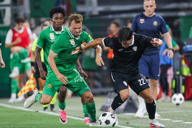 SOCCER - UEFA ECL, Rapid vs Coloma VIENNA,AUSTRIA,29.JUL.26 - SOCCER - UEFA Conference League, qualification, SK Rapid Wien vs FC Santa Coloma. Image shows Matthias Seidl (Rapid) and Alex Gomez (Coloma).  GEPAxpictures xDavidxBitzan