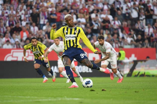 ZABRZE 29.07.2026 MECZ II RUNDA ELIMINACJYJNA LIGA MISTRZOW SEZON 2026 27: GORNIK ZABRZE - FENERBAHCE SK --- UEFA CHAMPIONS LEAGUE SECOND QUALIFYING ROUND MATCH: GORNIK ZABRZE - FENERBAHCE SK TALISCA STRZELA GOLA KARNY FOT. WIKTOR FARYNA 400MM.PL NEWSPIX.PL --- newspix.pl 