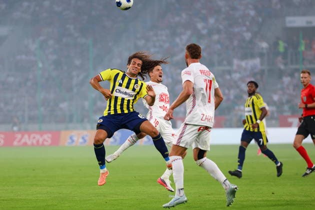 Zabrze 29.07.2026. Football UEFA Champions League match between Gornik Zabrze and Fenerbahce SK in Zabrze, Poland on July 29, 2026 --- Mecz pilka nozna UEFA Champions League pomiedzy Gornik Zabrze a Fenerbahce SK w Zabrzu, Polska 29 lipca 2026 Persons Shown: Matteo Guendouzi Lukas Sadilek Fot. Michal Gaciarz Arena Akcji NEWSPIX.PL --- newspix.pl 