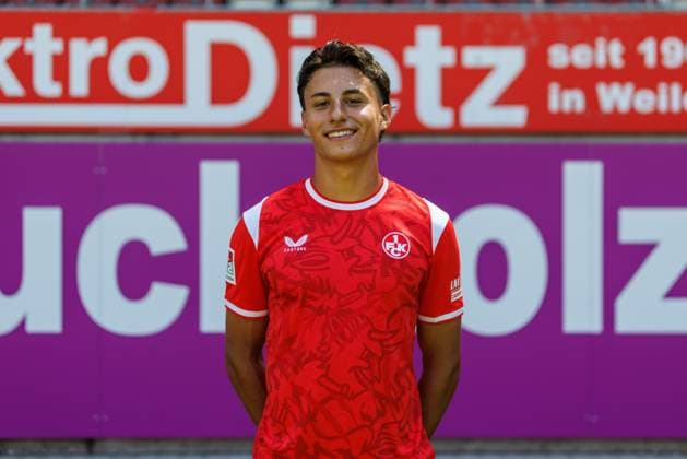 Dion Hofmeister (1.FC Kaiserslautern), 1.FC Kaiserslautern, 2.Bundesliga, Porträttermin, 2026 2027, 29.07.2026 1.FC Kaiserslautern, 2.Bundesliga, Porträttermin, 2026 2027, 29.07.2026 Kaiserslautern *** Dion Hofmeister, 1. FC Kaiserslautern, 1. FC Kaiserslautern, 2. Bundesliga, photo shoot, 2026–2027, July 29, 2026, 1 FC Kaiserslautern, 2. Bundesliga, photo shoot, 2026–2027, July 29, 2026, Kaiserslautern Copyright: xEibner-Pressefoto AlexanderxNeisx EP_ANS