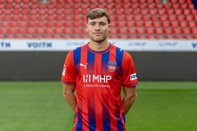 Luca Kerber (1.FC Heidenheim, 20), GER, 1.FC Heidenheim, Fussball, 2. Bundesliga, Portraettermin 2026 2027, 29.07.2026, DFL DFB REGULATIONS PROHIBIT ANY USE OF PHOTOGRAPHS AS IMAGE SEQUENCES AND OR QUASI-VIDEO, GER, 1.FC Heidenheim, Fussball, 2. Bundesliga, Portraettermin 2026 2027, 29.07.2026 Heidenheim *** Luca Kerber, 1 FC Heidenheim, 20, GER, 1 FC Heidenheim, soccer, 2. Bundesliga, photo shoot 2026–2027, July 29, 2026, DFL and DFB regulations prohibit any use of photographs as image sequences and or quasi-video, GER, 1 FC Heidenheim, soccer, 2. Bundesliga, photo shoot 2026–2027, July 29, 2026, Heidenheim Copyright: xEibner-Pressefoto JanixPlessx EP_JPL
