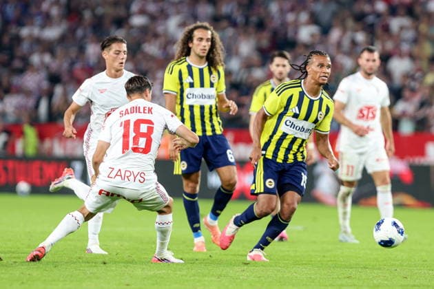 29.07.2025, Zabrze Liga Mistrzow UEFA sezon 2026 27 runda II kwalifikacji, Gornik Zabrze - Fenerbahce SK Stambul - UEFA Champions League football Match season 2026 27 round II qualification Gornik Zabrze - Fenerbahce SK Stambul Nz. Nathan Ake Fot. Michal Chwieduk Arena Akcji NEWSPIX.PL --- newspix.pl 