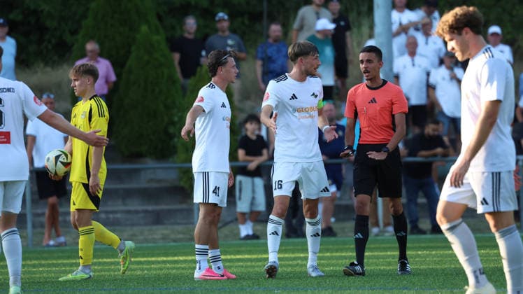 29.07.2026, xrekx, Fussball Schroeder-Liga Saar, 1. FC Saarbruecken II - SpVgg Quierschied v.l. Wunn Philipp-Marco (SpVgg Quierschied) Riechath Johannes (SpVgg Quierschied) Schiedsrichter Referee Bijan Behzadi (DFL DFB REGULATIONS PROHIBIT ANY USE OF PHOTOGRAPHS as IMAGE SEQUENCES and or QUASI-VIDEO) Saarbruecken *** July 29, 2026, xrekx, Soccer Schroeder League Saar, 1 FC Saarbrücken II vs. SpVgg Quierschied, Wunn Philipp Marco (SpVgg Quierschied), Riechath Johannes (SpVgg Quierschied), Referee: Bijan Behzadi. DFL and DFB regulations prohibit any use of photographs as image sequences and or QUASI VIDEO Saarbrücken