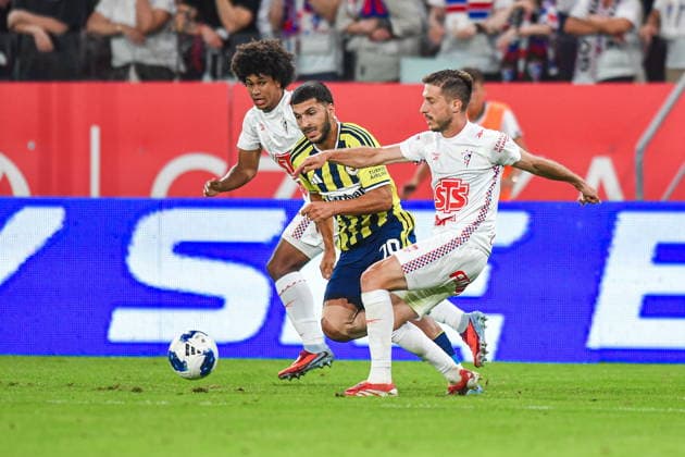 I2026.07.29 Zabrze Pilka nozna Liga Mistrzow Eliminacje 2 Rudna Kwalifikacji Ligi Mistrzow Sezon 2026 2027 Gornik Zabrze - Fenerbahce SK Stambul N z Peter Federico Gonzalez Carmona, Oguz Aydin, Michal Sacek Foto Marcin Bulanda PressFocus 2026.07.29 Zabrze Football UEFA Champions League Qualifying Second Round Season 2026 2027 Gornik Zabrze - Fenerbahce SK Stambul Peter Federico Gonzalez Carmona, Oguz Aydin, Michal Sacek Credit: Marcin Bulanda PressFocus NEWSPIX.PL --- newspix.pl 