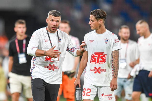 I2026.07.29 Zabrze Pilka nozna Liga Mistrzow Eliminacje 2 Rudna Kwalifikacji Ligi Mistrzow Sezon 2026 2027 Gornik Zabrze - Fenerbahce SK Stambul N z Lukas Podolski, Kacper Urbanski Foto Marcin Bulanda PressFocus 2026.07.29 Zabrze Football UEFA Champions League Qualifying Second Round Season 2026 2027 Gornik Zabrze - Fenerbahce SK Stambul Lukas Podolski, Kacper Urbanski Credit: Marcin Bulanda PressFocus NEWSPIX.PL --- newspix.pl 