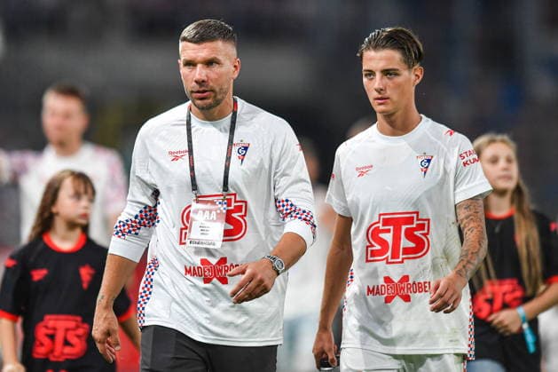 I2026.07.29 Zabrze Pilka nozna Liga Mistrzow Eliminacje 2 Rudna Kwalifikacji Ligi Mistrzow Sezon 2026 2027 Gornik Zabrze - Fenerbahce SK Stambul N z Lukas Podolski, Kacper Urbanski Foto Marcin Bulanda PressFocus 2026.07.29 Zabrze Football UEFA Champions League Qualifying Second Round Season 2026 2027 Gornik Zabrze - Fenerbahce SK Stambul Lukas Podolski, Kacper Urbanski Credit: Marcin Bulanda PressFocus NEWSPIX.PL --- newspix.pl 