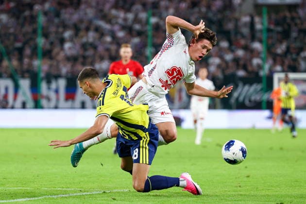 Zabrze 29.07.2026. Football UEFA Champions League match between Gornik Zabrze and Fenerbahce SK in Zabrze, Poland on July 29, 2026 --- Mecz pilka nozna UEFA Champions League pomiedzy Gornik Zabrze a Fenerbahce SK w Zabrzu, Polska 29 lipca 2026 Persons Shown: Maksym Khlan Mert Muldur Fot. Michal Gaciarz Arena Akcji NEWSPIX.PL --- newspix.pl 