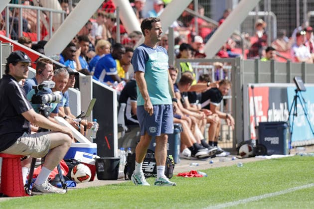 29.07.2026, xgrfx, Fussball Testspiel, Bayer 04 Leverkusen - KRC Genk v.l. Carles Martinez (Bayer Leverkusen) (DFL DFB REGULATIONS PROHIBIT ANY USE OF PHOTOGRAPHS as IMAGE SEQUENCES and or QUASI-VIDEO) Leverkusen *** July 29, 2026, xgrfx, soccer friendly match, Bayer 04 Leverkusen vs. KRC Genk, featuring Carles Martinez, Bayer Leverkusen, DFL, DFB. REGULATIONS PROHIBIT ANY USE OF PHOTOGRAPHS as IMAGE SEQUENCES and or QUASI-VIDEO, Leverkusen