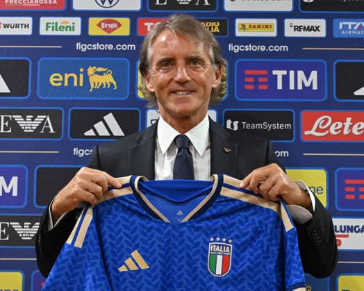 (260730) -- ROME, July 30, 2026 -- Newly-appointed head coach of the Italy men s national football team Roberto Mancini poses during a press conference, PK, Pressekonferenz in Rome, Italy, July 29, 2026,Italy. (Photo by Xinhua) (SP)ITALY-ROME-FOOTBALL-MEN S national team, Nationalteam ROBERTO MANCINI AlbertoxLingria 