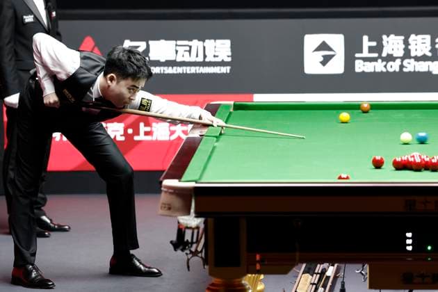 SHANGHAI, CHINA - JULY 29: Si Jiahui of China plays a shot in the second round match against Wu Yize of China on Day 3 of the 2026 Snooker Shanghai Masters at Luwan Gymnasium on July 29, 2026 in Shanghai, China.  Copyright: xChinaxNewsxServicex 111657209191