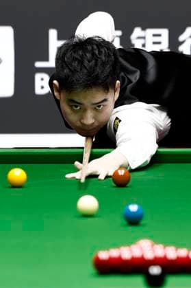 SHANGHAI, CHINA - JULY 29: Si Jiahui of China plays a shot in the second round match against Wu Yize of China on Day 3 of the 2026 Snooker Shanghai Masters at Luwan Gymnasium on July 29, 2026 in Shanghai, China.  Copyright: xChinaxNewsxServicex 111657209611