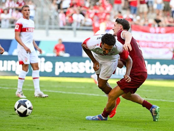29.07.2026, xpsx, Fussball Testspiel, Kickers Offenbach - VfB Stuttgart v.l. Tiago Tomas (VfB Stuttgart), Nathan Doganay (Offenbacher Kickers) (DFL DFB REGULATIONS PROHIBIT ANY USE OF PHOTOGRAPHS as IMAGE SEQUENCES and or QUASI-VIDEO) emspor Offenbach *** July 29, 2026, xpsx, soccer friendly match, Kickers Offenbach vs. VfB Stuttgart, Tiago Tomas (VfB Stuttgart), Nathan Doganay (Offenbacher Kickers). DFL and DFB regulations prohibit any use of photographs as image sequences and or quasi-video. emspor Offenbach