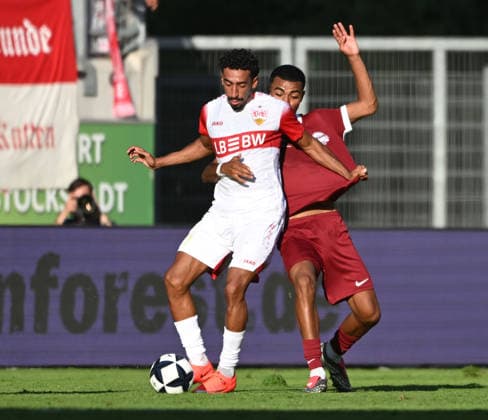 29.07.2026, xpsx, Fussball Testspiel, Kickers Offenbach - VfB Stuttgart v.l. Tiago Tomas (VfB Stuttgart), Adam Loune (Offenbacher Kickers) (DFL DFB REGULATIONS PROHIBIT ANY USE OF PHOTOGRAPHS as IMAGE SEQUENCES and or QUASI-VIDEO) emspor Offenbach *** July 29, 2026, xpsx, soccer friendly match, Kickers Offenbach vs. VfB Stuttgart, Tiago Tomas (VfB Stuttgart), Adam Loune (Offenbacher Kickers). DFL and DFB regulations prohibit any use of photographs as image sequences and or quasi-video. emspor Offenbach