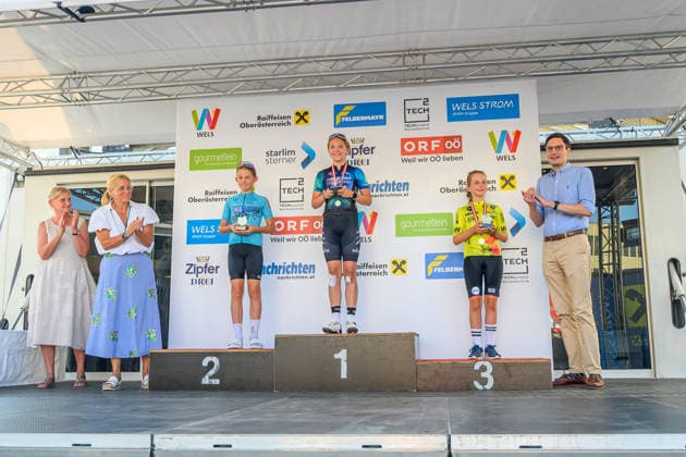 wels, austria, 29 july 2026, bicycle race welser innenstadtkriterium, awarding ceremony of the kid s race *** Wels, Österreich, 29. Juli 2026, Radrennen Welser Innenstadtkriterium , Siegerehrung des Kinderrennens Copyright: xx