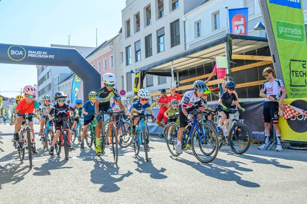 wels, austria, 29 july 2026, bicycle race welser innenstadtkriterium, kid s race *** Wels, Österreich, 29. Juli 2026, Radrennen Welser Innenstadtkriterium , Kinderrennen Copyright: xx