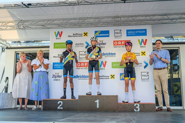 wels, austria, 29 july 2026, bicycle race welser innenstadtkriterium, awarding ceremony of the kid s race *** Wels, Österreich, 29. Juli 2026, Radrennen Welser Innenstadtkriterium , Siegerehrung des Kinderrennens Copyright: xx