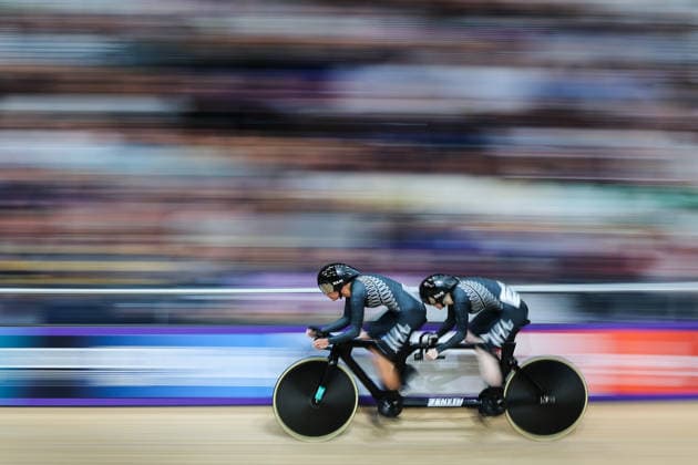 Glasgow 2026 Commonwealth Games Picture by Alex Whitehead SWpix.com - 30 07 2026 - Glasgow 2026 Commonwealth Games - Track cycling, Rad, Radsport, Bahnrad, Bahn and Para Track Cycling - Sir Chris Hoy Velodrome, Glasgow, Scotland - Women s Tandem B Sprint Qualifying - Emma Foy piloted by Jessie Hodges of New Zealand Glasgow Sir Chris Hoy Velodrome Scotland Copyright: x xSWpix.comx(t axPhotographyxHubxLtd)xAlexxWhitehead SWpix.comx SWP-3030-15892