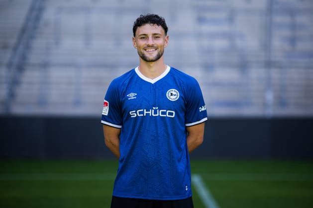 Maximilian Bauer; DSC Arminia Bielefeld; 2. BL, Porträttermin 2026 2027. Bielefeld Nordrhein-Westfalen Deutschland Schüco Arena *** Maximilian Bauer, DSC Arminia Bielefeld 2 (2nd Bundesliga), Photo Shoot 2026–2027, Bielefeld, North Rhine-Westphalia, Germany, Schüco Arena