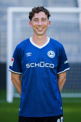 Jannik Rochelt; DSC Arminia Bielefeld; 2. BL, Porträttermin 2026 2027. Bielefeld Nordrhein-Westfalen Deutschland Schüco Arena *** Jannik Rochelt, DSC Arminia Bielefeld 2 (2nd Bundesliga), Photo Shoot 2026–2027, Bielefeld, North Rhine-Westphalia, Germany, Schüco Arena