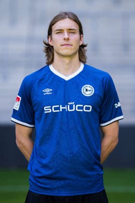 Roberts Uldrikis; DSC Arminia Bielefeld; 2. BL, Porträttermin 2026 2027. Bielefeld Nordrhein-Westfalen Deutschland Schüco Arena *** Roberts Uldrikis, DSC Arminia Bielefeld 2 (2nd Bundesliga), Photo Shoot 2026–2027, Bielefeld, North Rhine-Westphalia, Germany, Schüco Arena