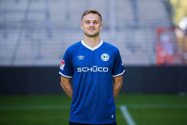 Tim Handwerker; DSC Arminia Bielefeld; 2. BL, Porträttermin 2026 2027. Bielefeld Nordrhein-Westfalen Deutschland Schüco Arena *** Tim Handwerker, DSC Arminia Bielefeld 2 (2nd Bundesliga), Photo Shoot 2026–2027, Bielefeld, North Rhine-Westphalia, Germany, Schüco Arena