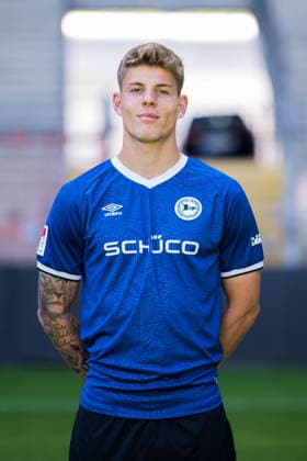 Julian Kania; DSC Arminia Bielefeld; 2. BL, Porträttermin 2026 2027. Bielefeld Nordrhein-Westfalen Deutschland Schüco Arena *** Julian Kania, DSC Arminia Bielefeld 2 (2nd Bundesliga), Photo Shoot 2026–2027, Bielefeld, North Rhine-Westphalia, Germany, Schüco Arena