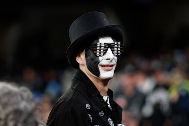 Sport Bilder des Tages AFL MAGPIES CATS, Daniel Gorringe is seen in the Collingwood cheersquad during the AFL Round 21 match between the Collingwood Magpies and the Geelong Cats at the Melbourne Cricket Ground in Melbourne, Thursday, July 30, 2026. ( NO ARCHIVING, EDITORIAL USE ONLY MELBOURNE VICTORIA AUSTRALIA  Copyright: xDYLANxBURNSx 20260730113309560029