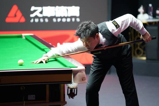 SHANGHAI, CHINA - JULY 30: Zhao Xintong of China plays a shot in the Quarterfinal match against Neil Robertson of Australia on Day 4 of the 2026 Snooker Shanghai Masters at Luwan Gymnasium on July 30, 2026 in Shanghai, China.  Copyright: xTaixChengzhex 111657238314