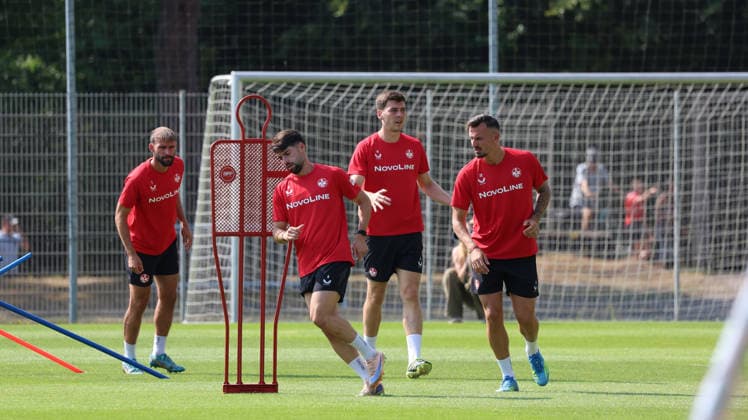 30.07.2026, xrekx, Fussball 2.Bundesliga, 1.FC Kaiserslautern - Training v.l. Simon Asta (1.FC Kaiserslautern) Semih Sahin (1.FC Kaiserslautern) Atanas Chernev (1.FC Kaiserslautern) Mergim Berisha (1.FC Kaiserslautern) (DFL DFB REGULATIONS PROHIBIT ANY USE OF PHOTOGRAPHS as IMAGE SEQUENCES and or QUASI-VIDEO) Kaiserslautern *** July 30, 2026, xrekx, Soccer 2. Bundesliga, 1 FC Kaiserslautern Training: Simon Asta, 1 FC Kaiserslautern Semih Sahin, 1 FC Kaiserslautern Atanas Chernev, 1 FC Kaiserslautern Mergim Berisha, 1 FC Kaiserslautern DFL DFB REGULATIONS PROHIBIT ANY USE OF PHOTOGRAPHS as IMAGE SEQUENCES and or QUASI-VIDEO Kaiserslautern