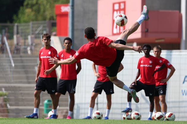 30.07.2026, xrekx, Fussball 2.Bundesliga, 1.FC Kaiserslautern - Training v.l. Erencan YardÄ±mc (1.FC Kaiserslautern) (DFL DFB REGULATIONS PROHIBIT ANY USE OF PHOTOGRAPHS as IMAGE SEQUENCES and or QUASI-VIDEO) Kaiserslautern *** July 30, 2026, xrekx, Soccer 2. Bundesliga, 1 FC Kaiserslautern Training by Erencan Yardimci 1 FC Kaiserslautern DFL DFB REGULATIONS PROHIBIT ANY USE OF PHOTOGRAPHS as IMAGE SEQUENCES and or QUASI-VIDEO Kaiserslautern