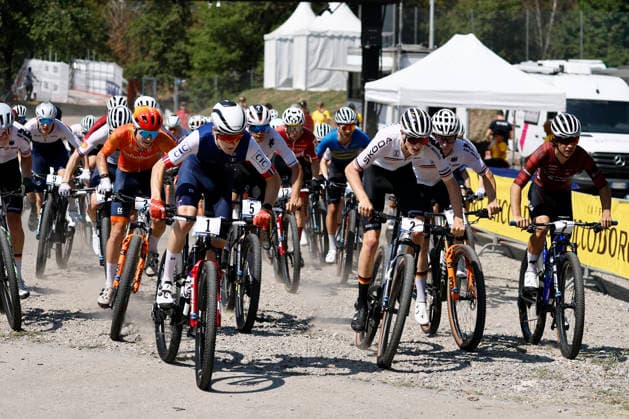 30.07.2026, Monteceneri, Monte Ceneri, 2026 UEC MTB European Championship, EM, Europameisterschaft XCC Men Junior s Final (cross country short track), Noa Filippi 1 (FRA) taking the lead in front of Elias Hückmann 2 (GER) and the rest of the riders Monteceneri Monte Ceneri Ticino Switzerland *** July 30, 2026, Monteceneri, Monte Ceneri, 2026 UEC MTB European Championship XCC Men s Junior Final, cross-country short track; Noa Filippi (1, FRA) takes the lead ahead of Elias Hückmann (2, GER) and the rest of the riders; Monteceneri, Monte Ceneri, Ticino, Switzerland Copyright: xJustPictures.ch FrancescoxMinghettix jp-en-FrMi-_NG_0738